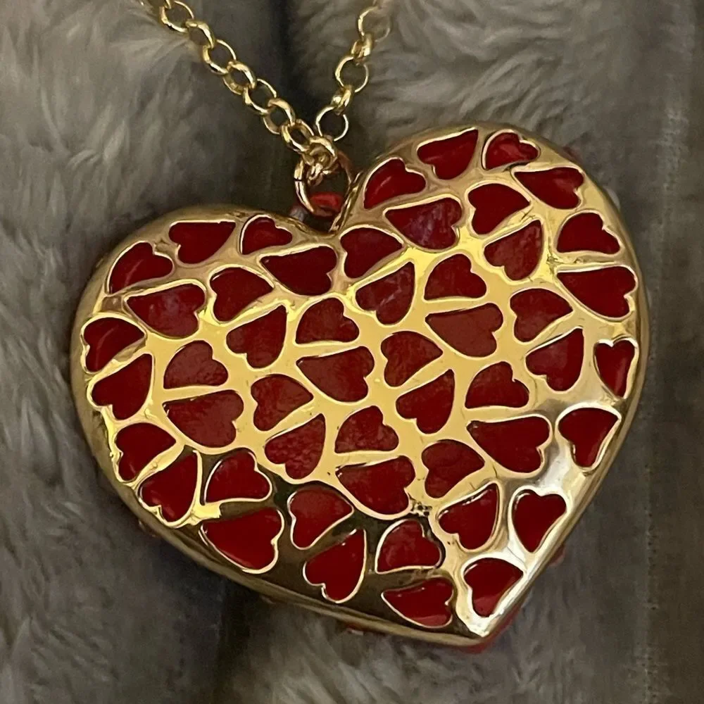 Four piece, Betsey Johnson, XOXO heart Valentine’s kitsch statement jewelry set